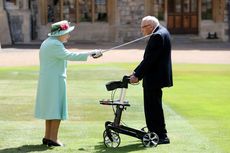 Ratu Elizabeth II Beri Gelar Bangsawan kepada Kapten Tom Moore