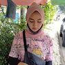 Kisah Penjual Rujak Cantik Asal Tasikmalaya: Dulu Anak Manja, Kini Tak Malu Jualan di Pinggir Jalan