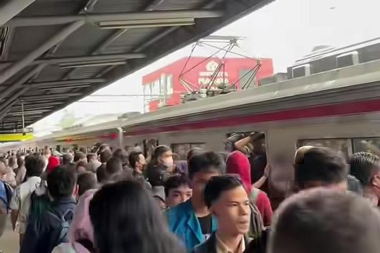 KAI Targetkan KRL 12 Gerbong Beroperasi di Jalur Green Line pada 2027