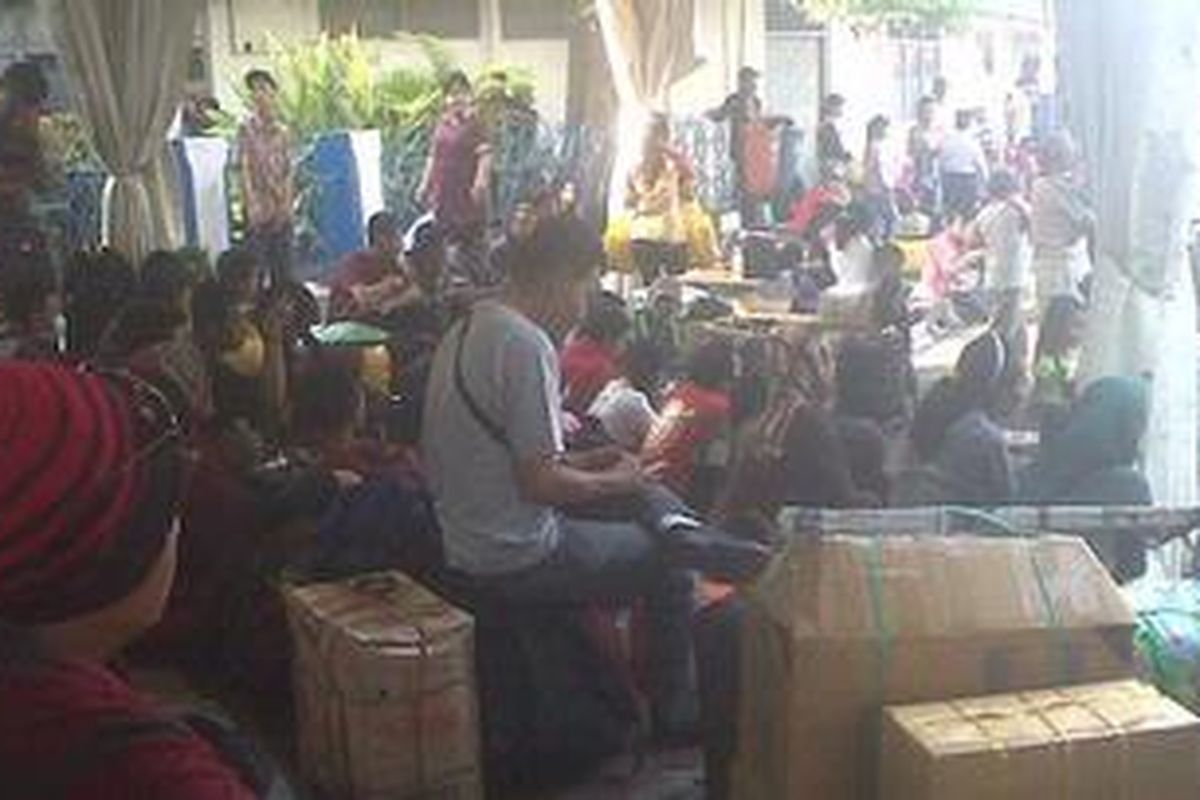 Terminal Pulogadung, Jakarta Timur.