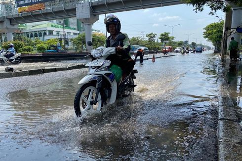 Jelang Lebaran, Banjir di Jalan Kaligawe Semarang Berangsur Surut, Lalu Lintas Kembali Normal