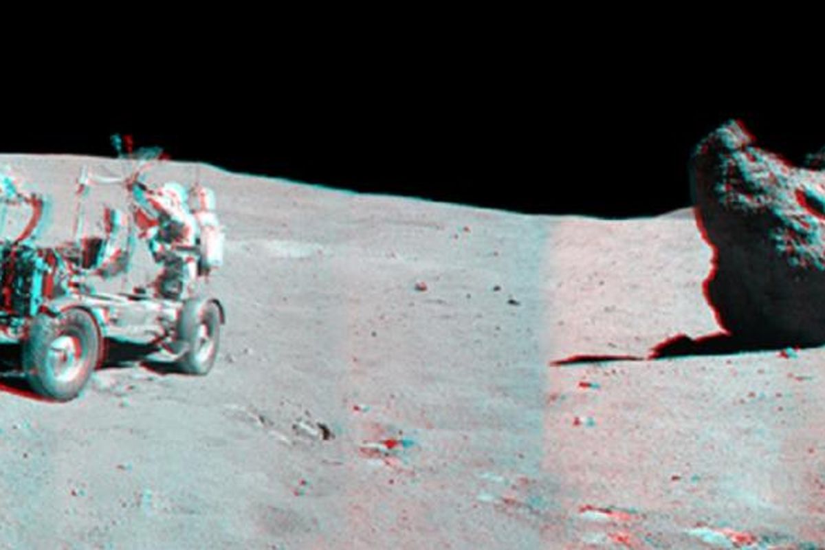 Panorama lokasi pendaratan misi Apollo 16. 