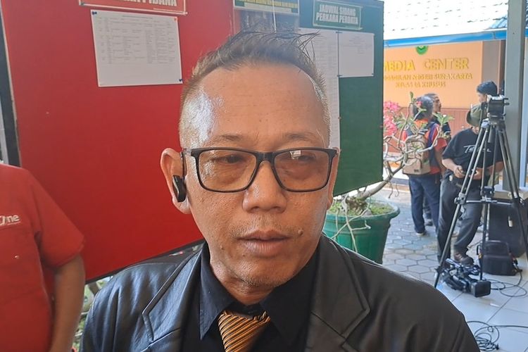 Terungkap, Alasan Zaenal Mustofa Mundur dari Kuasa Hukum Penggugat Ijazah Jokowi