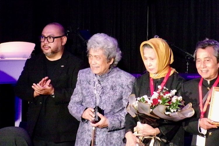 Bimbo Dapat Lifetime Achievement Award di The Papandayan Jazz Fest 2026