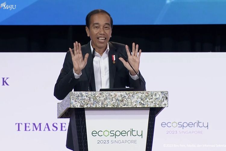Presiden Joko Widodo berpidato mempromosikan peluang investasi di proyek Ibu Kota Nusantara (IKN) dalam acara Ecosperity Week 2023 di Singapura, Rabu (7/6/2023). 
