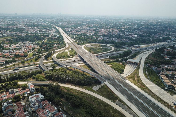 Jalan Tol Cimanggis-Cibitung merupakan salah satu proyek yang dikerjakan oleh Waskita Karya