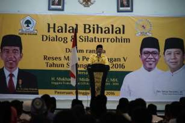 Politisi Partai Golkar yang juga Anggota DPR RI Mukhamad Misbakhun saat halalbihalal bersama pendukungnya di Kota Pasuruan, Minggu (31/7/2016) (foto: Istimewa)