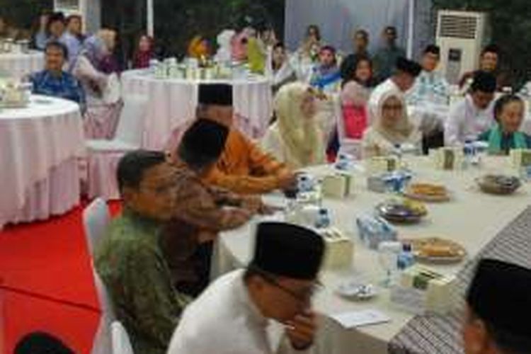 Presiden keenam RI Susilo Bambang Yudhoyono mengadakan silaturahim dan buka puasa bersama anggota Kabinet Indonesia Bersatu jilid I dan jilid II, Senin (13/6/2016).