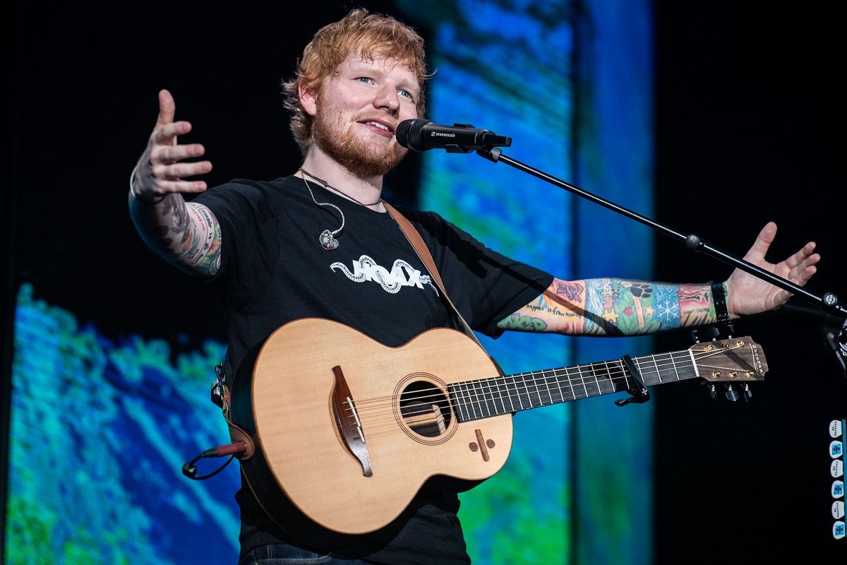 Ed Sheeran beraksi dalam Konser Divide World Tour 2019 yang digelar di Gelora Bung Karno, Senayan, Jakarta Pusat, pada Jumat (3/5/2019).