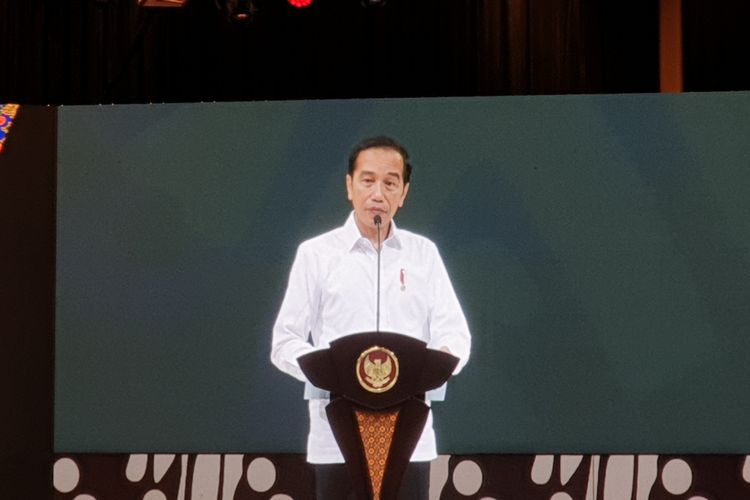 Presiden Joko Widodo memberikan keynote speech, dalam acara Indonesia Digital Economy Summit 2020 di Hotel Ritz Carlton, di kawasan SCBD Jakarta, Kamis (27/2/2020).
