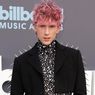 Machine Gun Kelly Pamer Kuku Berlian Senilai Rp440 Juta di Billboard Music Awards