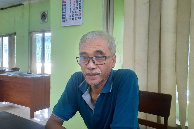 Ketua DPC PKB Kabupaten Blora, Abdul Hakim saat ditemui wartawan di Pasar Jepon, Blora, Jawa Tengah, Rabu (3/4/2024)