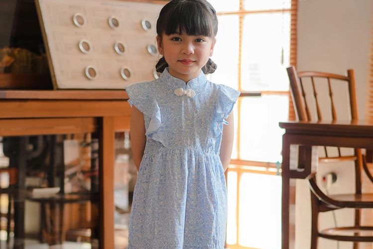 Cheongsam anak perempuan dari Mooi Heartmade.