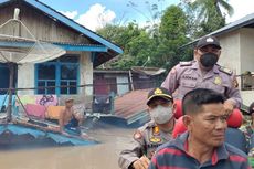 Banjir 6 Meter Rendam 22 Desa di Sintang, Sebagian Warga Bertahan di Atap Rumah