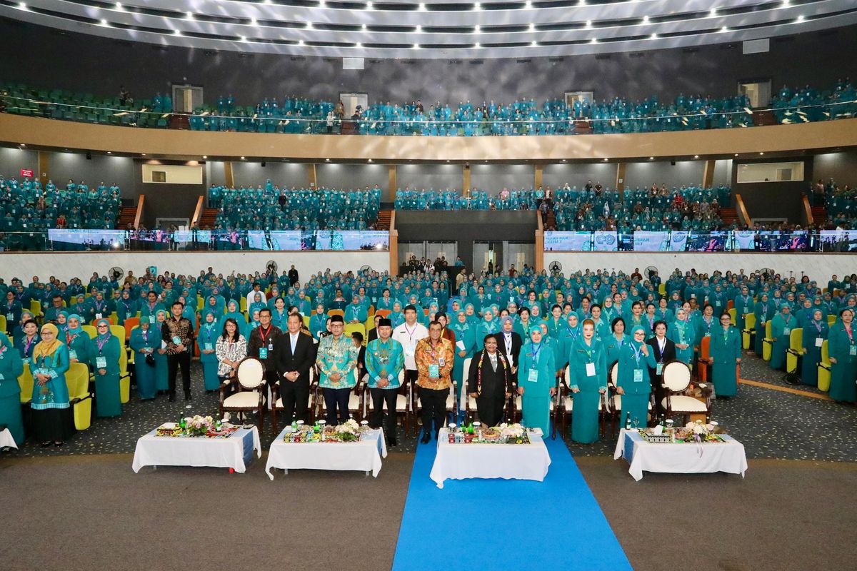 Penutupan Rapat Kerja Nasional (Rakernas) X PKK di Plenary Hall Sempaja, Kota Samarinda, Kalimantan Timur (Kaltim), Selasa (8/7/2025).
