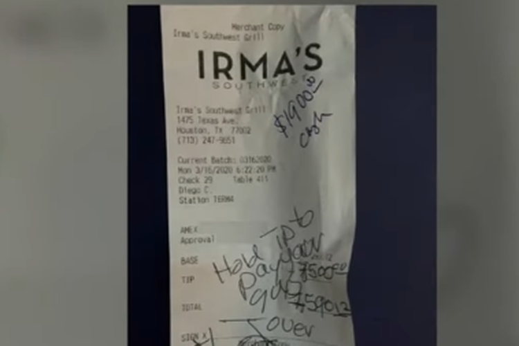 Struk berisi pesan sumbangan uang untuk upah para pelayan di sebuah restoran di Houston, AS, yang harus tutup karena pendemi virus corona. 