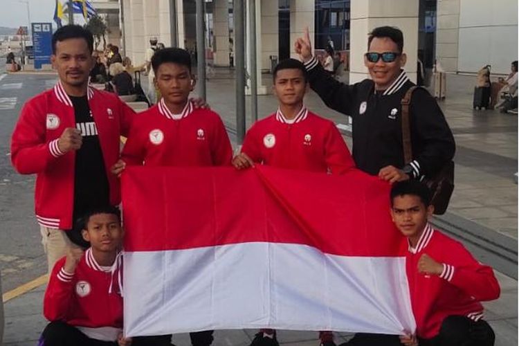 Timnas MMA Indonesia melalui PERTACAMI (Persatuan Tarung Campuran Indonesia) ikut ambil bagian dalam Kejuaraan Dunia MMA U-18 di Kota Alexandroupolis, Yunani, 29-30 September 2023.
