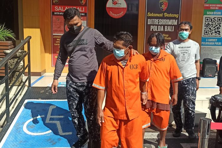 RP dan SH, kedua pelaku pembobol  mini market di kawasan Kuta Selatan, Badung, Bali, saat dihadirkan dalam rilis pengungkapan kasus pencurian di Mapolda Bali yang digelar pada Kamis (4/8/2022). Kompas.com/ Yohanes Valdi Seriang Ginta