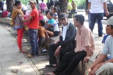Dengar Kabar Open House, Warga Menanti Dekat Rumah Dinas Jokowi