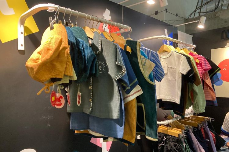Pakaian anak dari brand Soleram di Brightspot SuperMRKT di Agora Mall, Jakarta Pusat, Kamis (27/11/2025).
