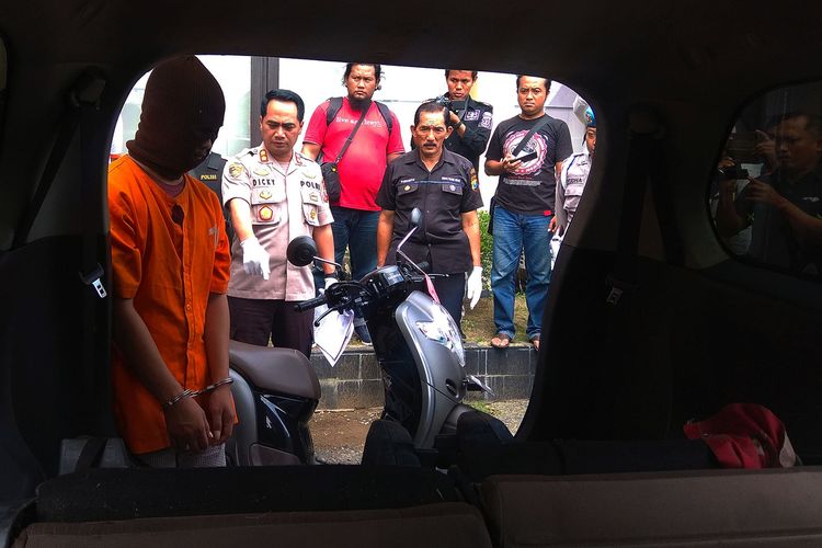 JATIM 28200303 Komplotan Pencuri di Ngawi Gasak Motor Dengan Menggunakan Mobil Rental.