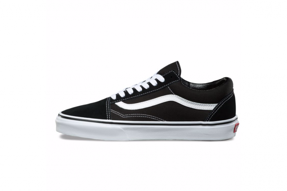 Sneakers Old Skool dari Vans