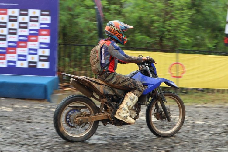 Yamaha Indonesia menggelar kompetisi enduro atau balap ketahanan off road Yamaha yaitu Shell bLU cRU Yamaha Enduro Challenge, pada 1-2 Oktober 2022 di Hambalang Jungle Land, Sentul, Bogor.