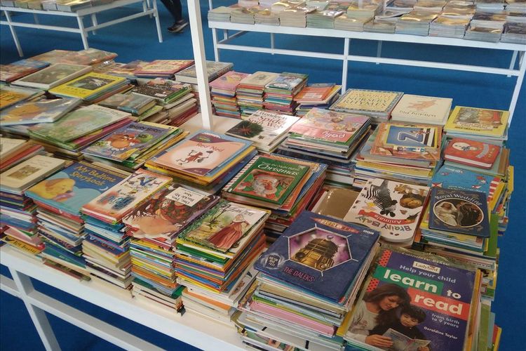 Bazaar buku dan alat perlengkapan sekolah di program Gramedia Back to School beberapa waktu lalu
