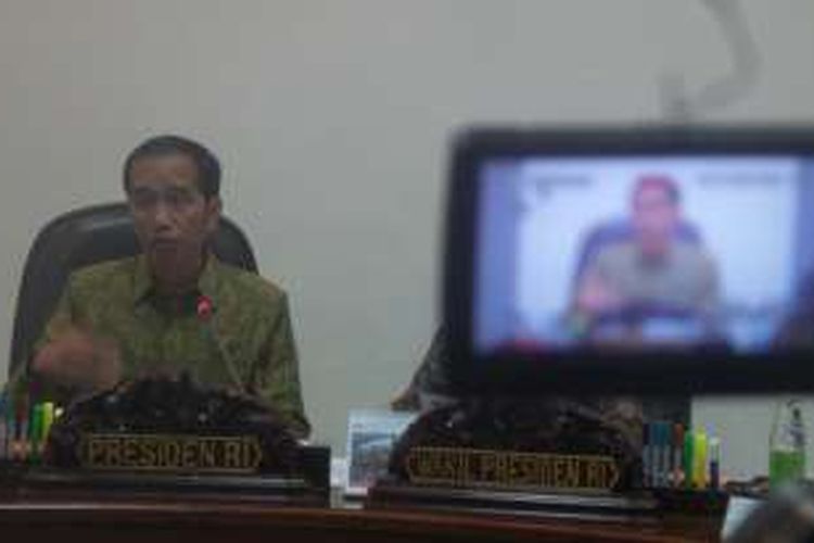 Presiden Joko Widodo saat membuka rapat terbatas membahas Dana Alokasi Khusus di Kantor Presiden, Rabu (11/5/2016).