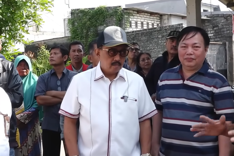 Tangkapan layar Wakil Walikota Surabaya Armuji  saat  sidak atas dugaan kasus penipuan pengurusan sertfikat tanah kavling di Jalan Bulak Kalitinjang, Kecamatan Bulak, Surabaya, Jawa Timur.