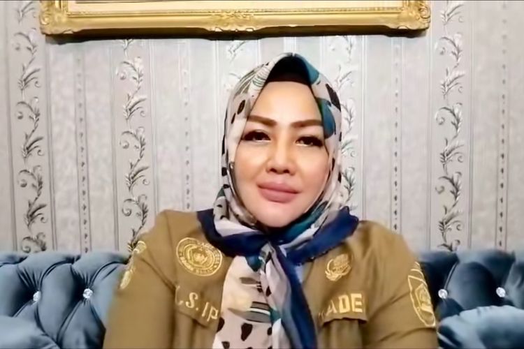 Kepala Desa Gunung Menyan, Kabupaten Bogor, Wiwin Komalasari, akhirnya buka suara terkait videonya yang viral di media sosial.
