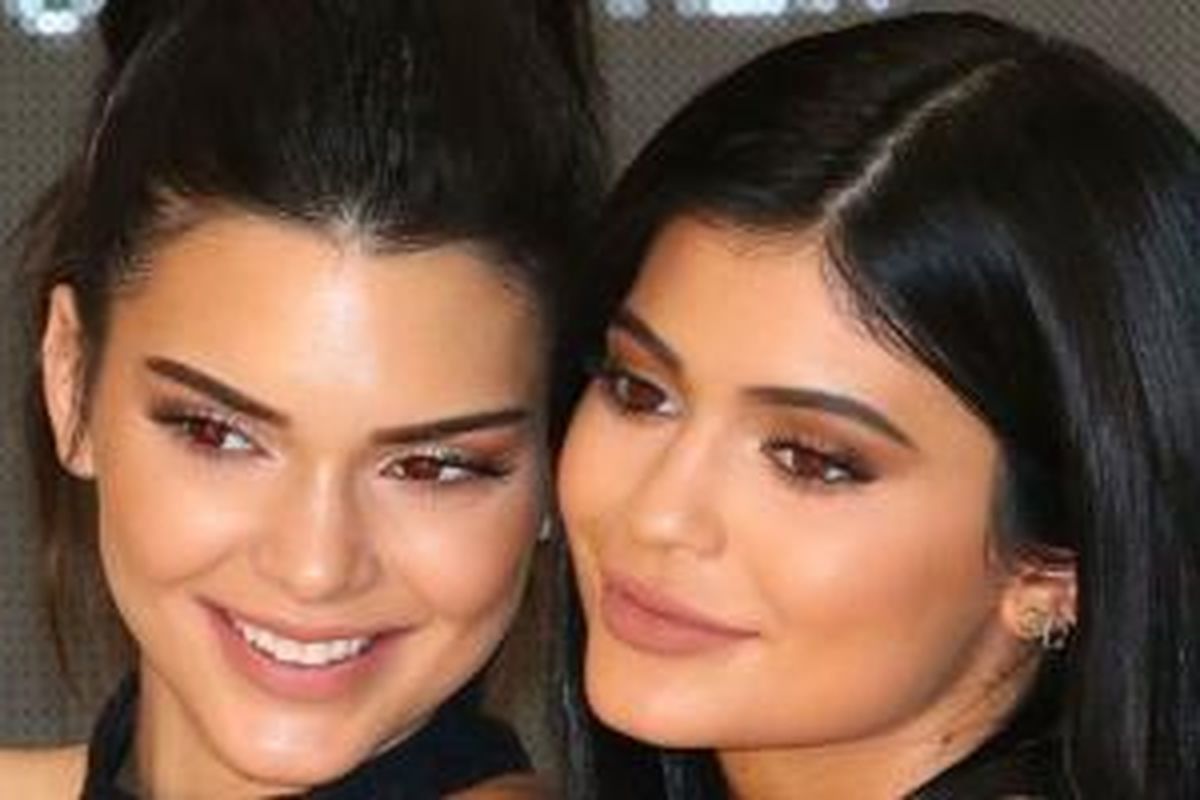 Kendall dan Kylie Jenner segera rilis koleksi mode untuk pasar remaja dan wanita muda berjiwa seksi