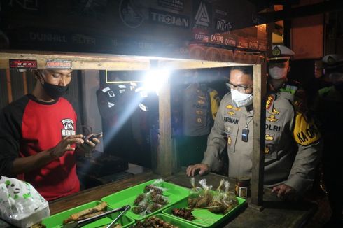 PKL yang Langgar Jam Malam di Purwokerto Diminta Tutup, Sisa Makanan Diborong Polisi