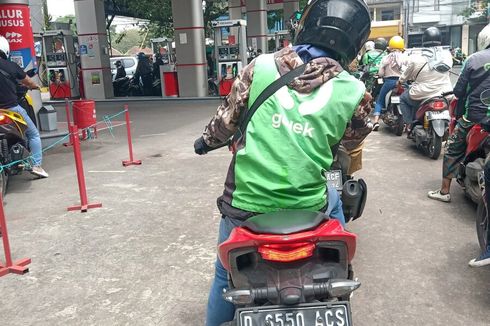 Antrean Pertalite di SPBU Bandung 30 Menit, Driver Ojol Rugi hingga Beralih ke Pedagang Eceran