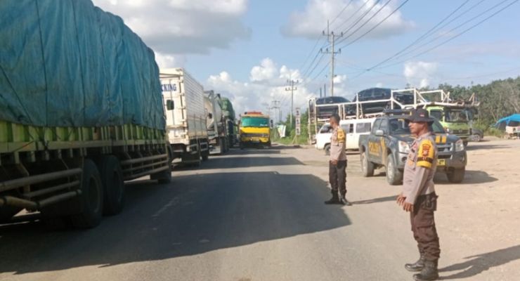 Sosialisasi Pemilu Saat Kemacetan 10 Km akibat Banjir Lintas Sumatera