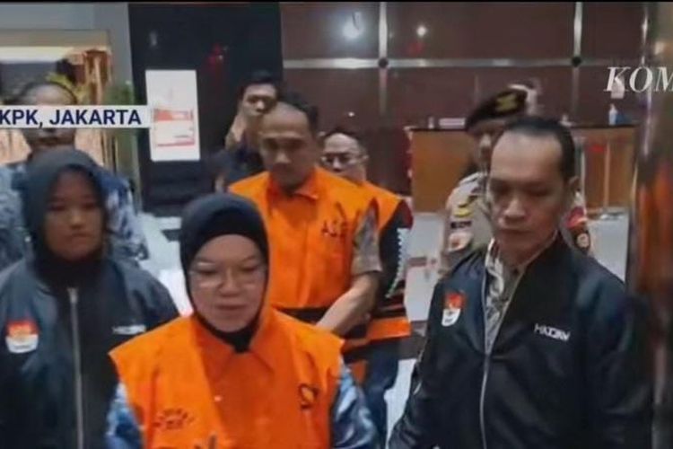 Selain Bupati Etik Suryani, KPK Tahan Kepala BPKPAD dan Plt Kabag Umum Setda Sukoharjo