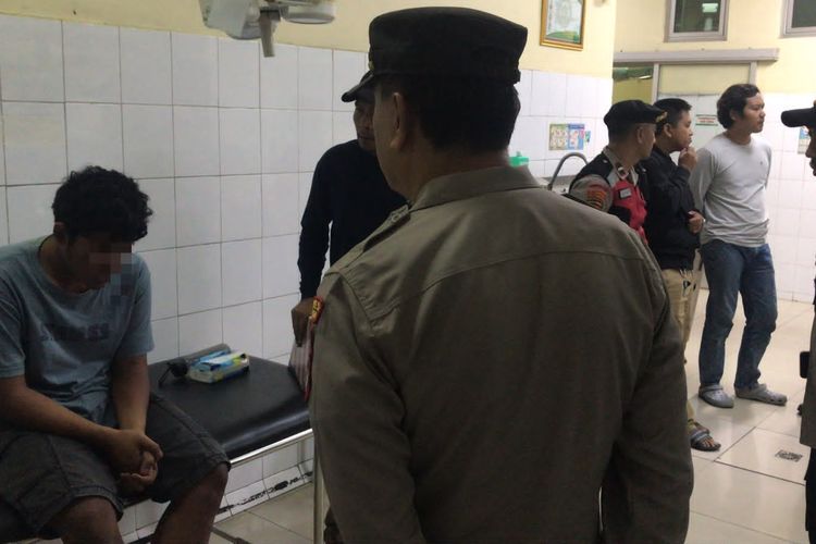 Kabur Usai Tawuran, Pria Luka Bacok Ditolong Polisi di JLS Salatiga