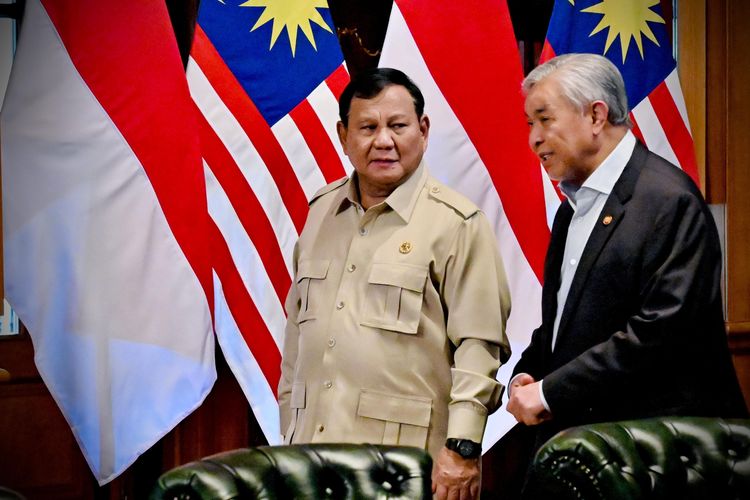 Prabowo Terima Bantuan Malaysia untuk Penanganan Karhutla di Kalimantan