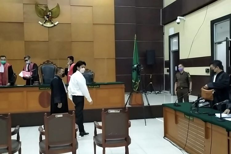 Gaga Muhammad dalam ruang sidang di Pengadilan Negeri Jakarta Timur, Kamis (23/12/2021). 