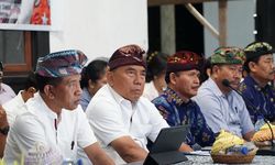Kunjungi Sejumlah Desa, Bupati Tamba Serap Aspirasi Masyarakat Jembrana