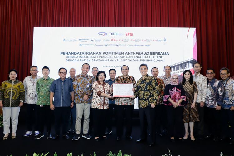 Jasa Raharja bersama holding IFG menandatangani Komitmen Anti-Fraud yang disaksikan oleh BPKP di Gedung Jiwasraya, Jakarta, Selasa (13/8/2024).