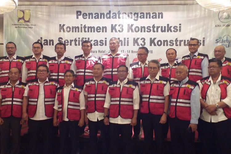 Penandatanganan Komitmen K3 Konstruksi dan Sertifikasi Ahli K3 Konstruksi Batch IV, Selasa (13/11/2018) di Jakarta.
