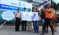PGN Serahkan 605 Hewan Kurban untuk Warga Tak Mampu