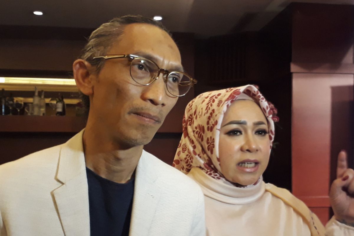 Anto Hoed dan Melly Goeslaw ketika dijumpai usai acara peluncuran trailer dan soundtrack film Kartini di Djakarta Theater XXI, Jakarta Pusat, Selasa (21/3/2017).