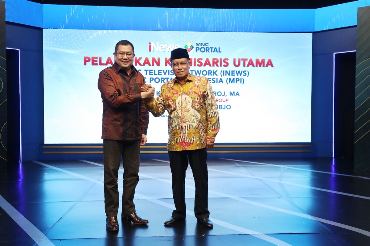 Executive Chairman MNC Group Hary Tanoesoedibjo resmi melantik Said Aqil Siroj sebagai Komisaris Utama PT MNC Televisi Network (iNews) dan PT MNC Portal Indonesia (MPI) di MNC Conference Hall, iNews Tower, Kebon Sirih, Jakarta Pusat, Rabu (14/9/2022).