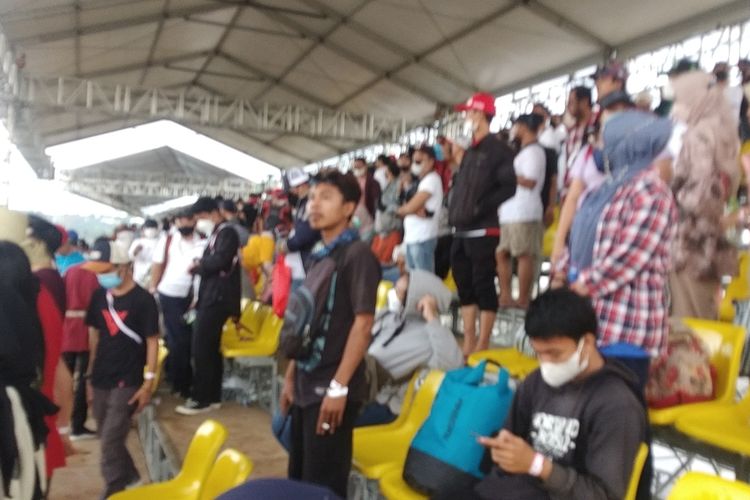 suasana penonton tribun sirkuit MotoGP