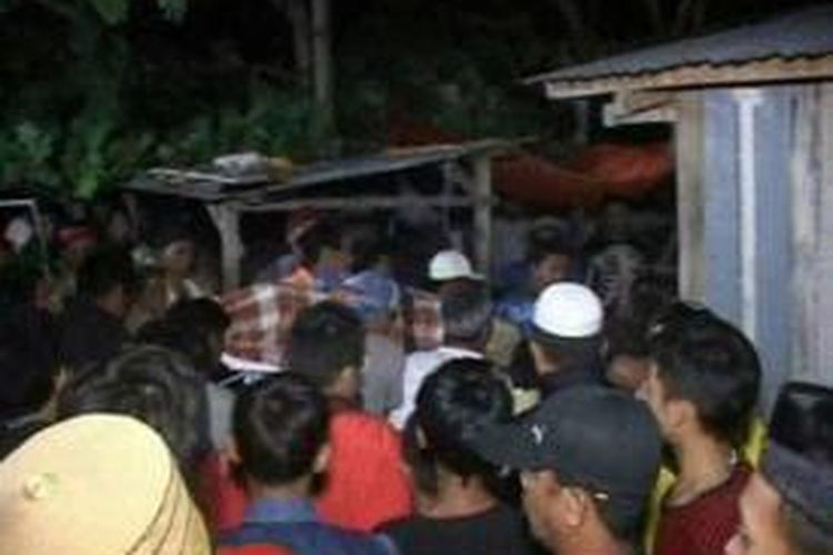 Nurlia (21), tahanan Maposek Baras, Mamuju Utara, Sulawesi Barat tewas, diduga akibat meminum racun di dalam sel, Minggu malam (2/3/2014).