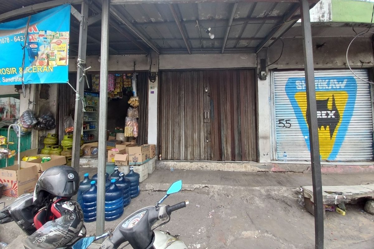 Toko kosmetik di Jalan Sandratek, RT 02 RW 06, Kelurahan Rempoa, Kecamatan Ciputat Timur, Kota Tangerang Selatan. Lokasi itu merupakan tempat penculikan Imam Masykur (25), warga Aceh yang diculik sebelum dianiaya hingga tewas oleh oknum Pasukan Pengamanan Presiden (Paspampres), Praka RM.