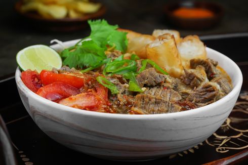 Resep Soto Mi, Sajikan dengan Risol Goreng