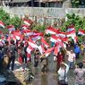 Mahasiswa dan Warga Bantaran Kali Code Kibarkan 79 Bendera Merah Putih di Tengah Aliran Sungai